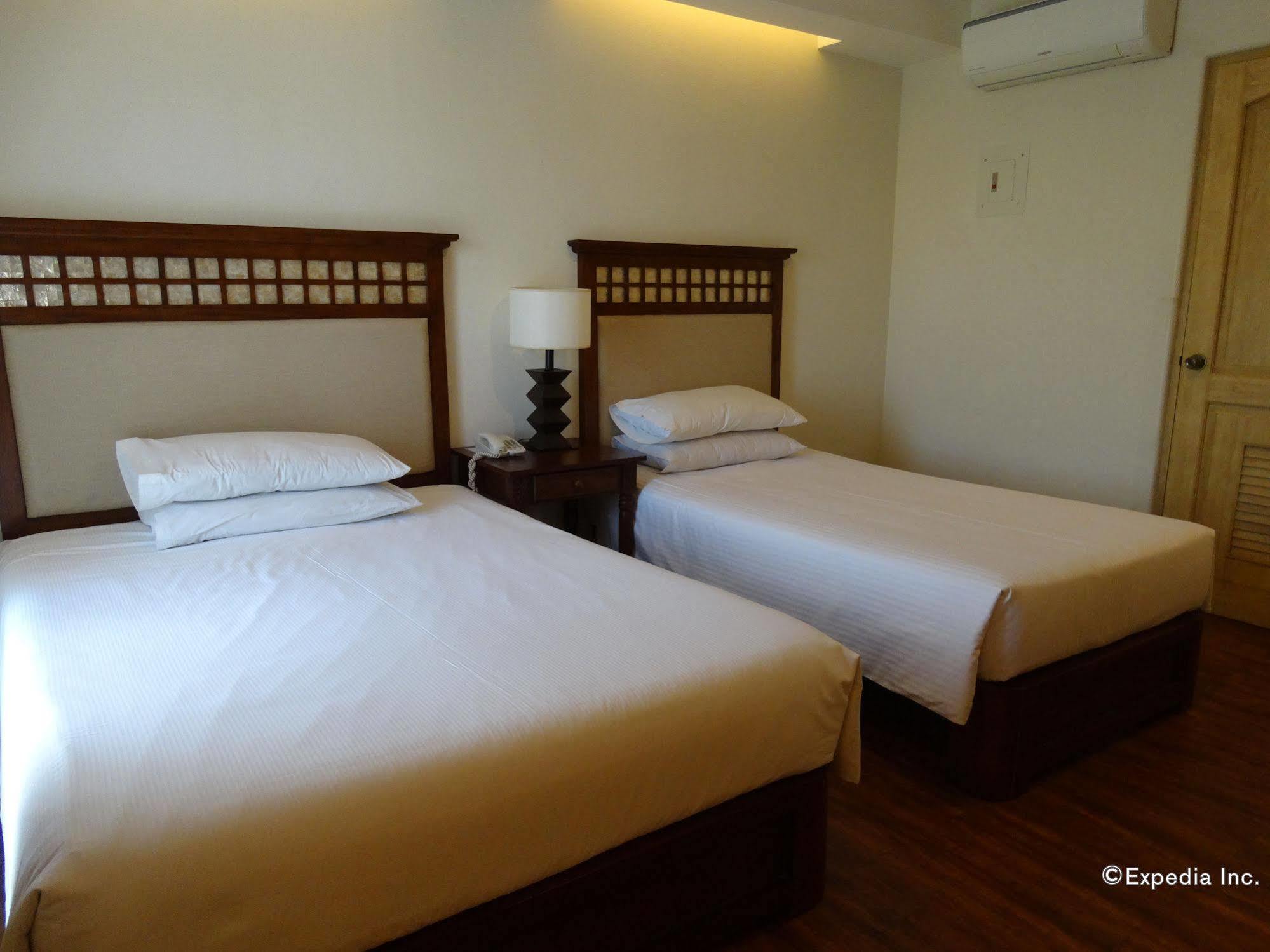 Hotel Emilia ダバオ　シティ エクステリア 写真