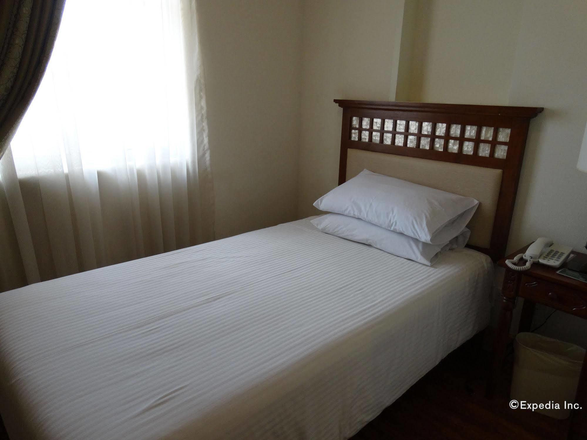 Hotel Emilia ダバオ　シティ エクステリア 写真